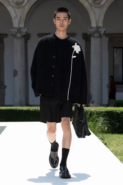 Look 35